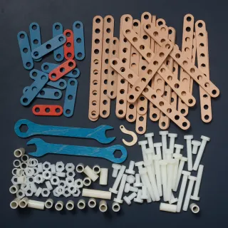 Dřevěná šroubovací stavebnice - Jeřáb